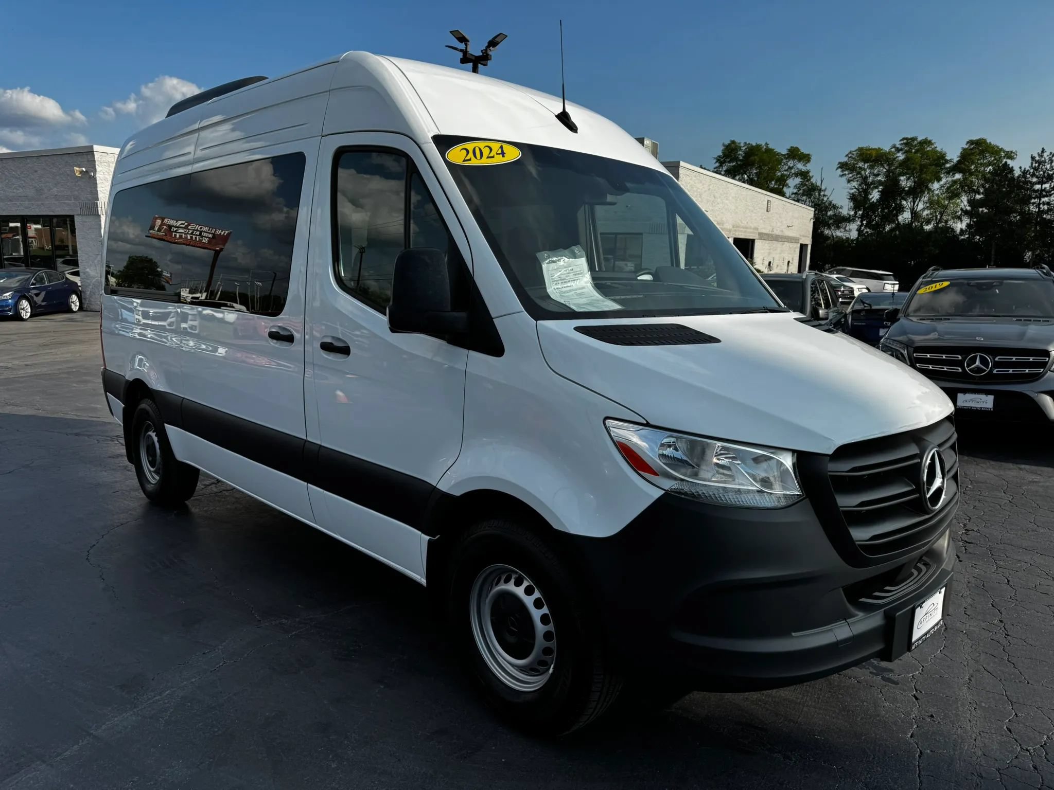 Used 2024 Mercedes-Benz Sprinter 2500 image 7