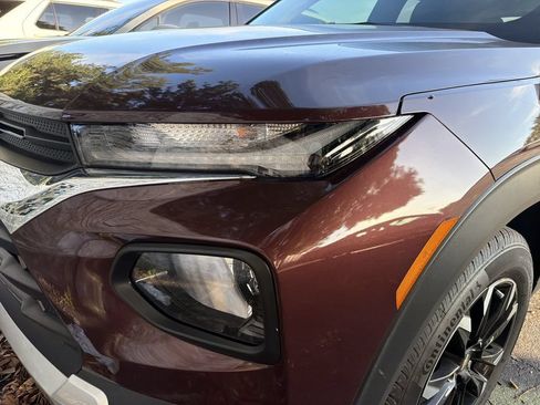 Used 2023 Chevrolet TrailBlazer LT w/ Convenience Package FWD image 4