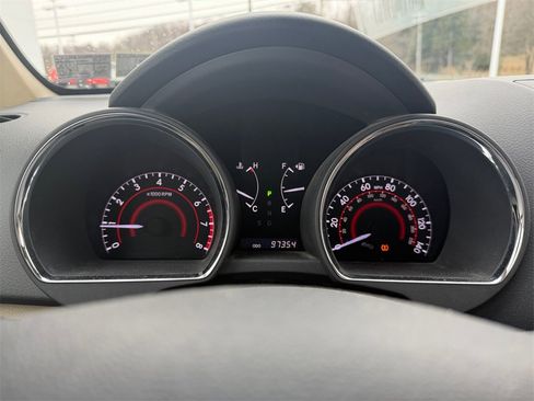 Used 2013 Toyota Highlander Limited image 16