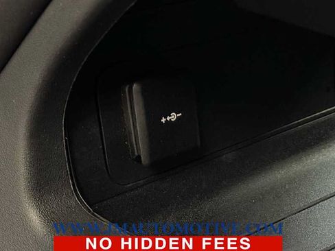 Used 2025 Land Rover Defender 110 S AWD/4WD image 37