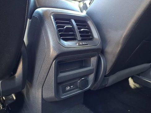Used 2022 Volkswagen Tiguan SE FWD image 25
