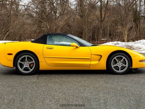 Used 2001 Chevrolet Corvette Convertible w/ Preferred Equipment Group2 image 22