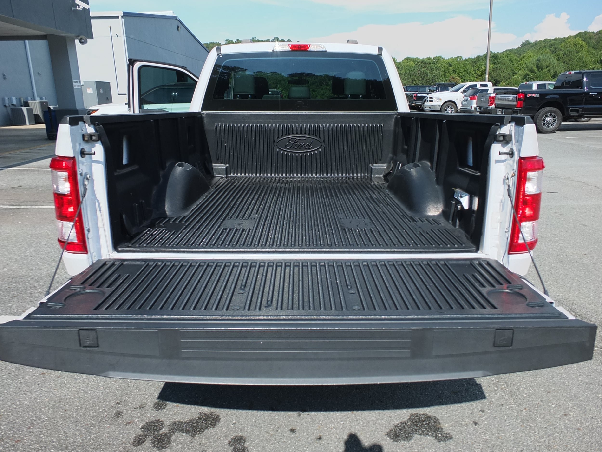 Used 2021 Ford F150 XL w/ Equipment Group 101A High RWD image 9