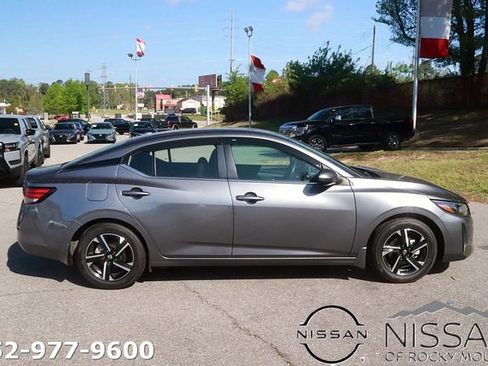 Used 2024 Nissan Sentra SV image 5