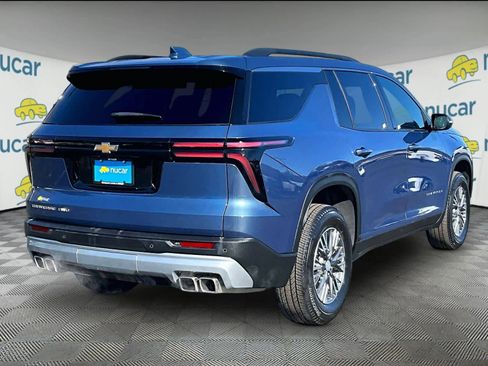 Used 2026 Chevrolet Traverse LT image 6