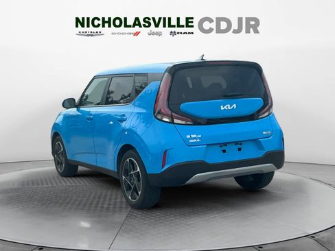 Used 2024 Kia Soul EX FWD image 3