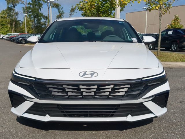 Used 2026 Hyundai Elantra SE FWD image 9
