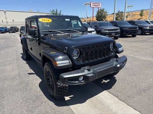 Used 2024 Jeep Gladiator Sport AWD/4WD image 7