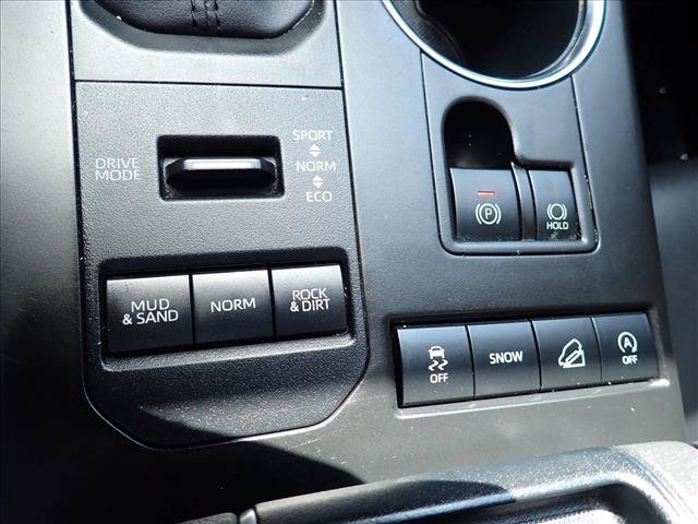 Used 2020 Toyota Highlander XLE AWD/4WD image 19