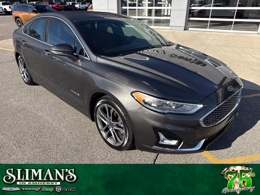 Used 2019 Ford Fusion Titanium FWD image 1