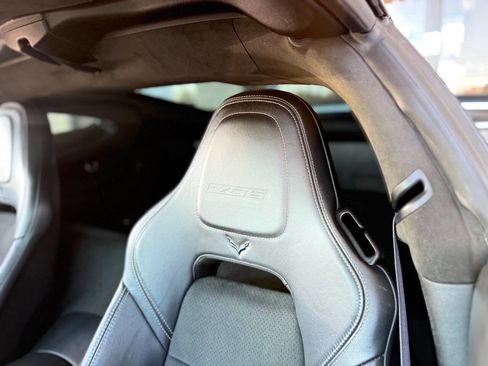 Used 2015 Chevrolet Corvette Z06 w/ 3LZ Preferred Equipment Group image 38