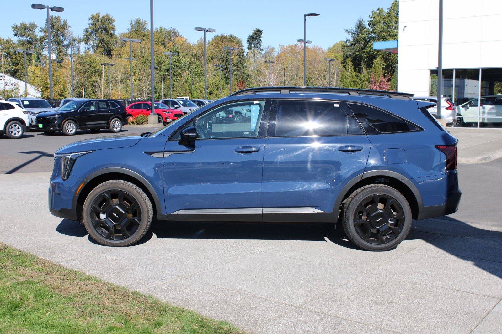 Used 2024 Kia Sorento SX AWD/4WD image 2