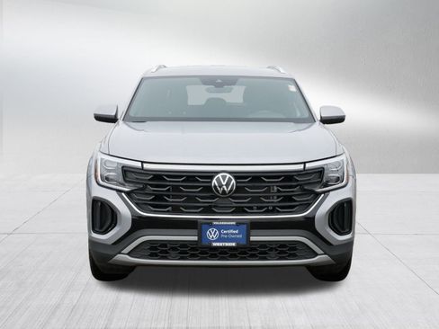Certified 2024 Volkswagen Atlas Cross Sport SE image 2