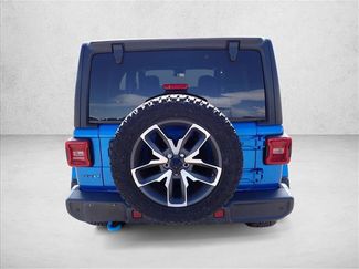 Used 2024 Jeep Wrangler Unlimited w/ Convenience Group AWD/4WD video 3