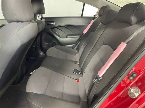 Used 2018 Kia Forte S image 10