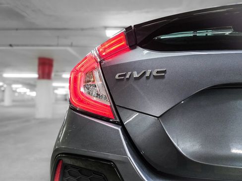 Used 2019 Honda Civic Sport Touring image 9