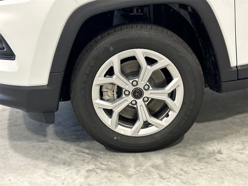 New 2025 Jeep Compass Latitude w/ Convenience Group image 9