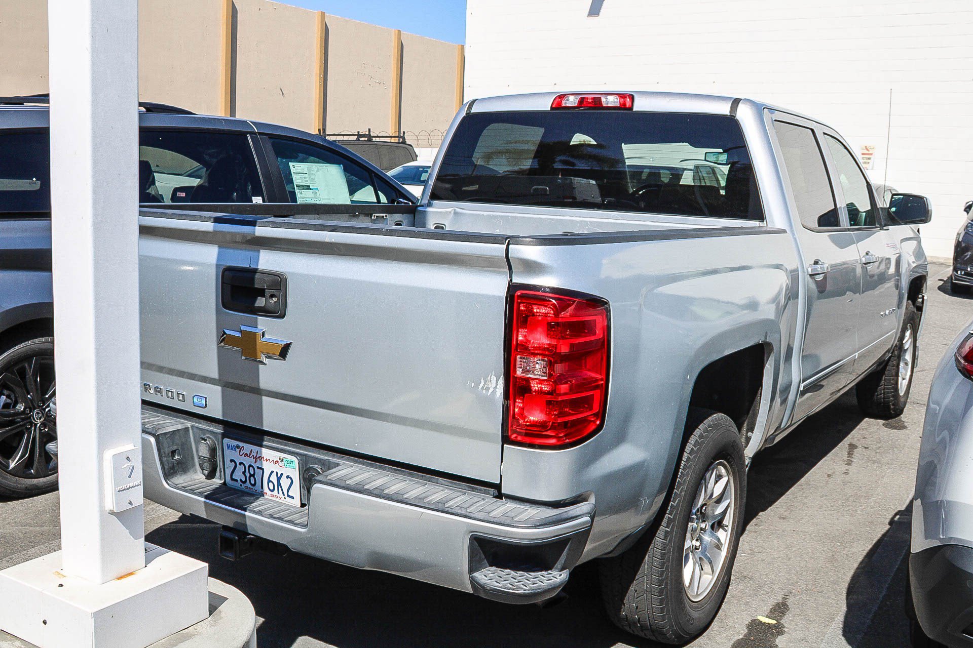 Used 2018 Chevrolet Silverado 1500 LT w/ LT Eassist Package RWD image 7