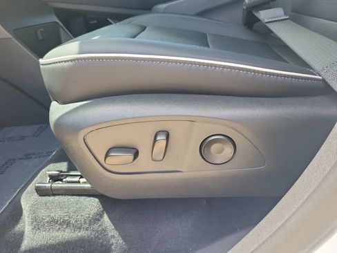 Used 2026 Buick Enclave Sport Touring FWD image 17