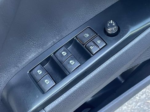 Used 2019 Toyota Camry SE FWD image 20
