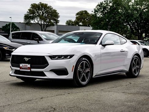 Used 2024 Ford Mustang EcoBoost image 9