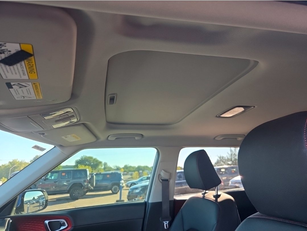 Used 2020 Kia Soul GT-Line Turbo FWD image 12