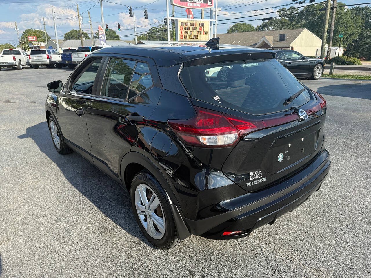 Used 2021 Nissan Kicks S FWD image 6