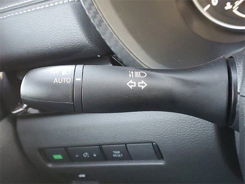 Used 2025 Nissan Sentra SV image 16