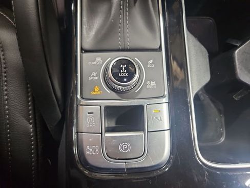 Used 2025 Kia Telluride AWD image 30