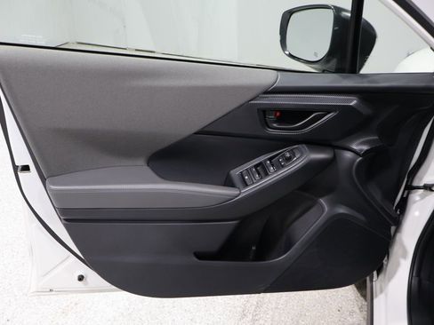 Used 2025 Subaru Crosstrek 2.0i Premium image 13