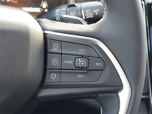 New 2025 Jeep Grand Cherokee Laredo X w/ Luxury Tech Group I image 21