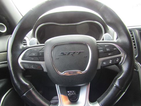 Used 2014 Jeep Grand Cherokee SRT image 22