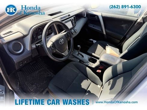 Used 2016 Toyota RAV4 LE FWD image 5