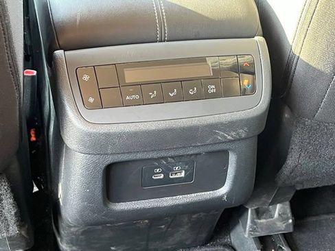 Used 2025 Nissan Pathfinder SV FWD image 23