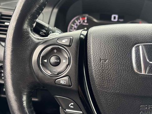 Used 2017 Honda Pilot Elite image 18