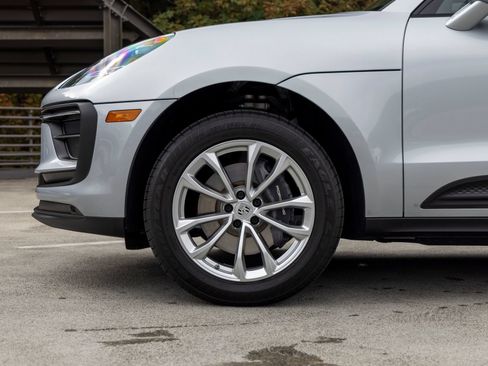 Certified 2026 Porsche Macan AWD/4WD image 13