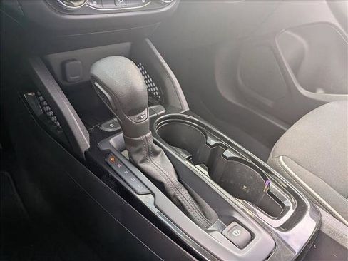 Used 2022 Chevrolet TrailBlazer LT w/ Convenience Package image 12