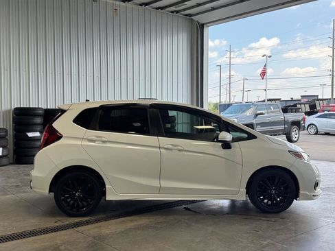 Used 2018 Honda Fit Sport image 2