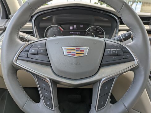 Certified 2023 Cadillac XT5 Premium Luxury w/ LPO, Premium Carpet Package FWD image 24
