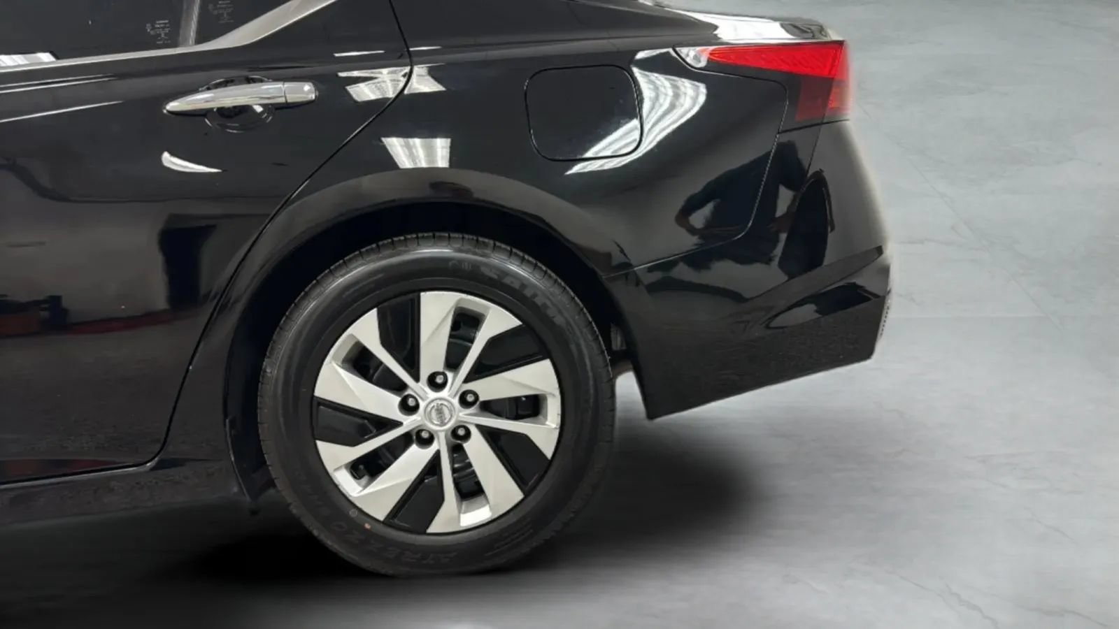 Used 2020 Nissan Altima 2.5 S FWD image 34