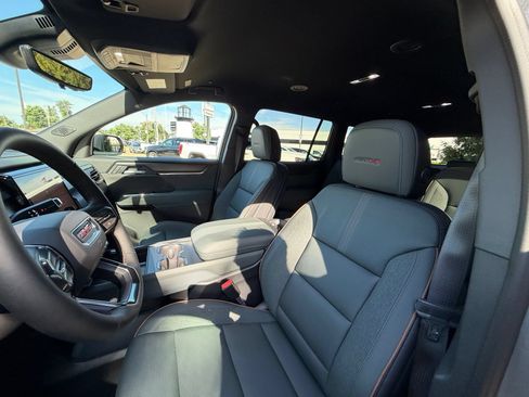 New 2026 GMC Acadia AT4 w/ Luxury Package AWD/4WD image 4