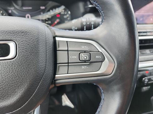 Used 2022 Jeep Compass Latitude w/ Sun and Sound Group AWD/4WD image 26