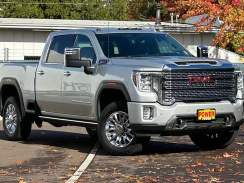 Used 2022 GMC Sierra 3500 Denali w/ Denali Ultimate Package image 2