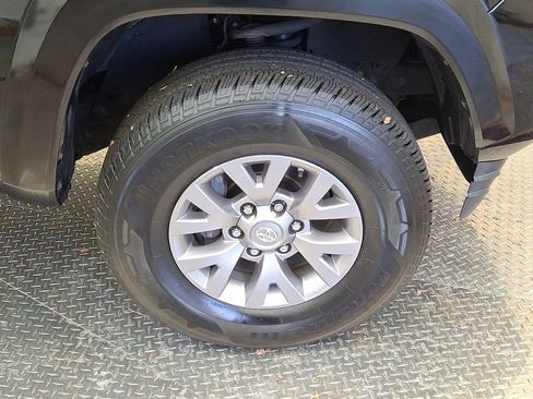 Used 2016 Toyota Tacoma SR5 image 27