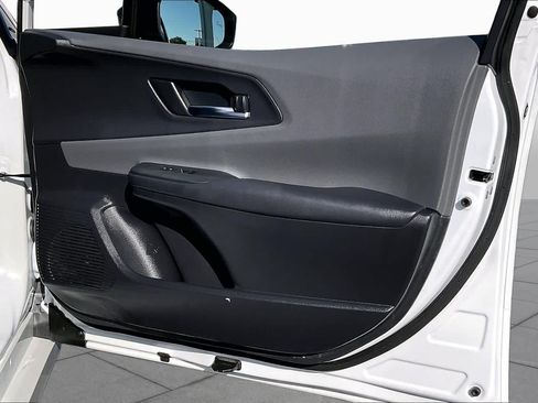 Certified 2026 Toyota Prius XLE FWD image 22