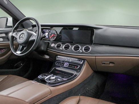 Used 2017 Mercedes-Benz E 300 4MATIC image 29