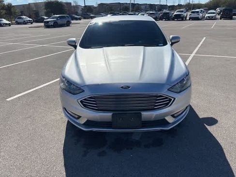 Used 2017 Ford Fusion SE w/ Equipment Group 601A image 8