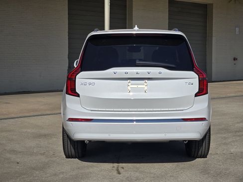 New 2026 Volvo XC90 T8 Ultra image 8
