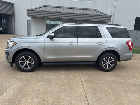 Used 2020 Ford Expedition XLT RWD image 4