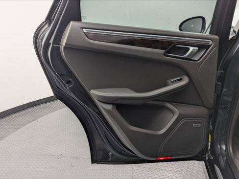 Used 2018 Porsche Macan Turbo w/ Premium Package Plus image 12